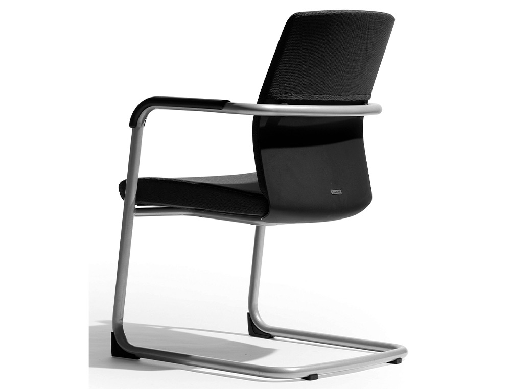 FAUTEUIL VISITEUR MT INTERNATIONAL GA20X           REVETEMENT TISSU ACCOUDOIRS   AVEC MANCHETTES EN PU